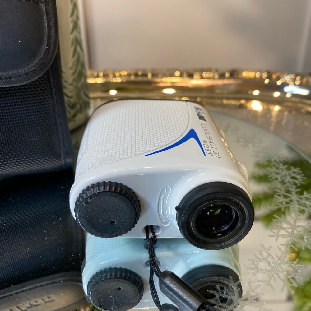 Nikon COOLSHOT 20 6x20 Laser Rangefinder - White with Black Case - Picture 5 of 10